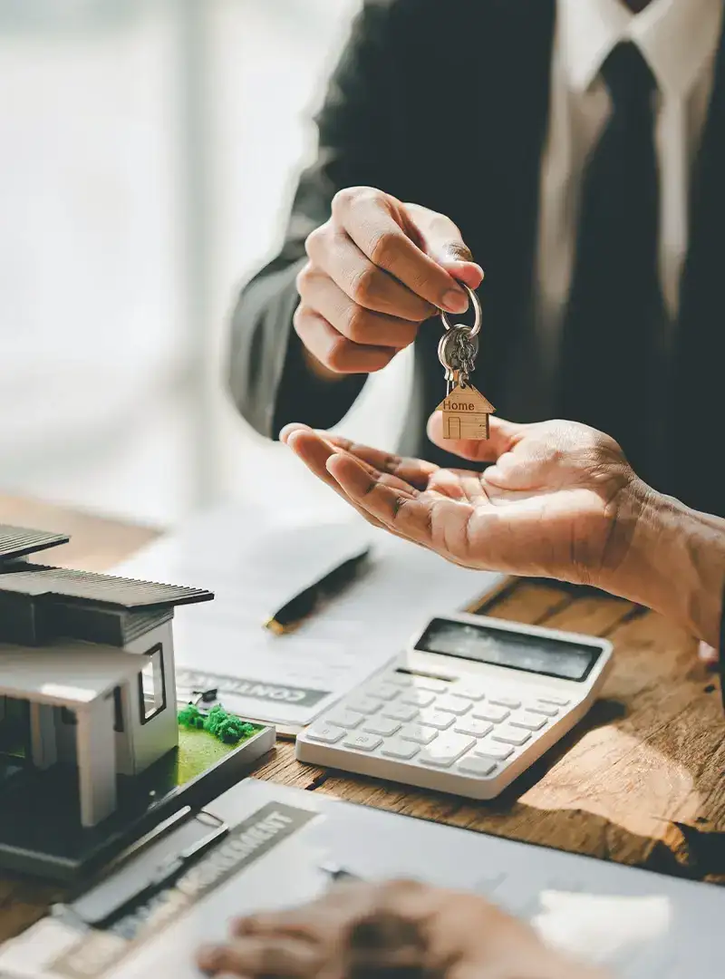 Vertragsunterzeichnung und Beurkundung beim Immobilienverkauf